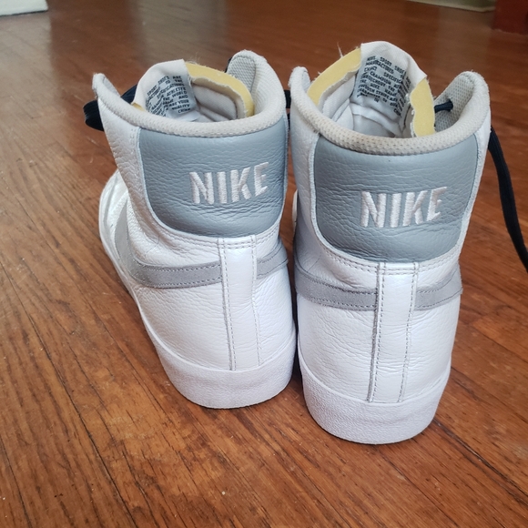 Nike mens Blazer Mid 77 Vintage - Picture 3 of 4